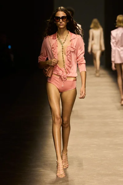 Look 28
